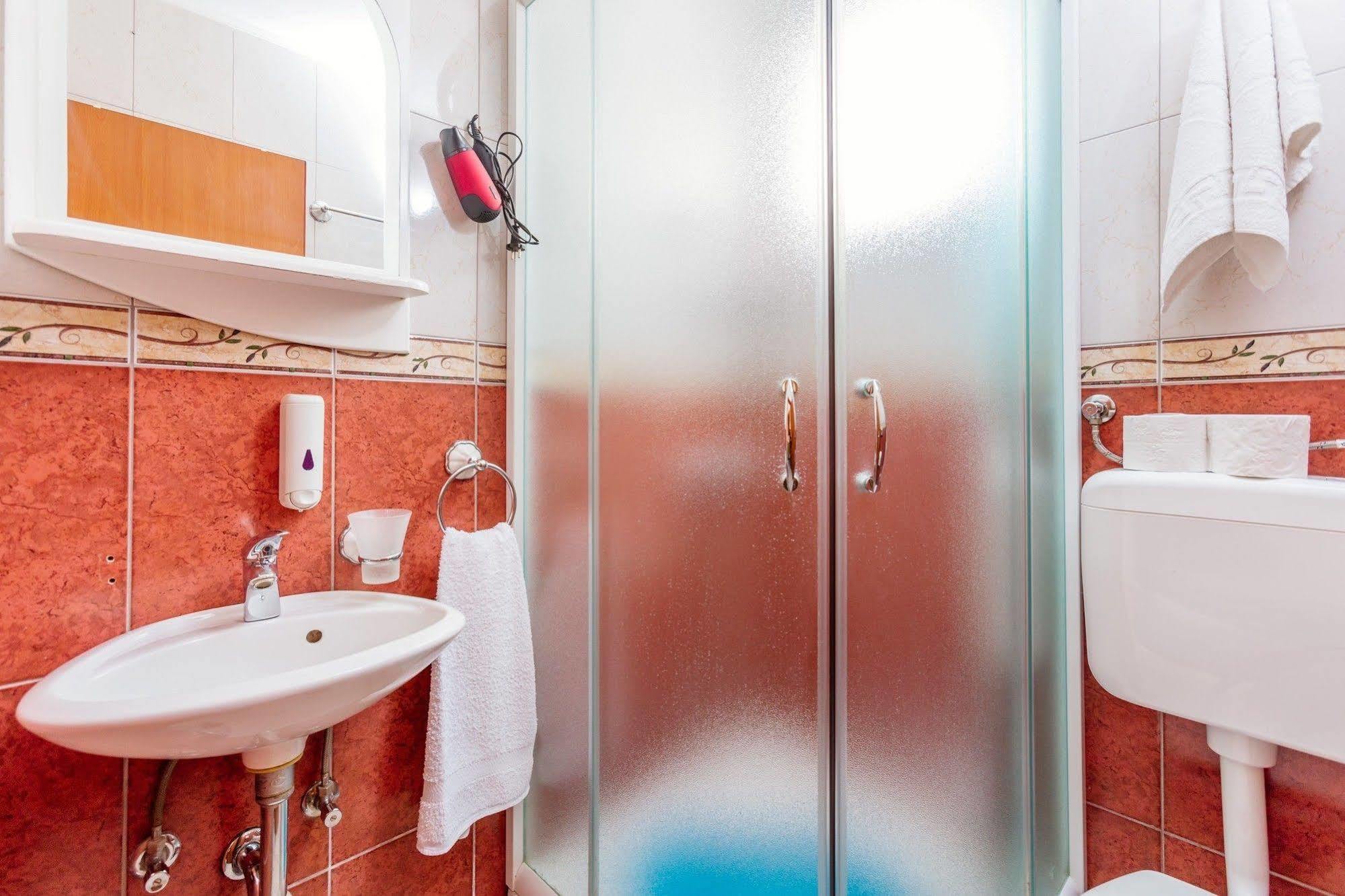 Perper Hotel Donja Lastva Exteriér fotografie